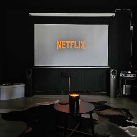 Black Box Cinema Appartement Avec Balneo Epinal Exterior photo